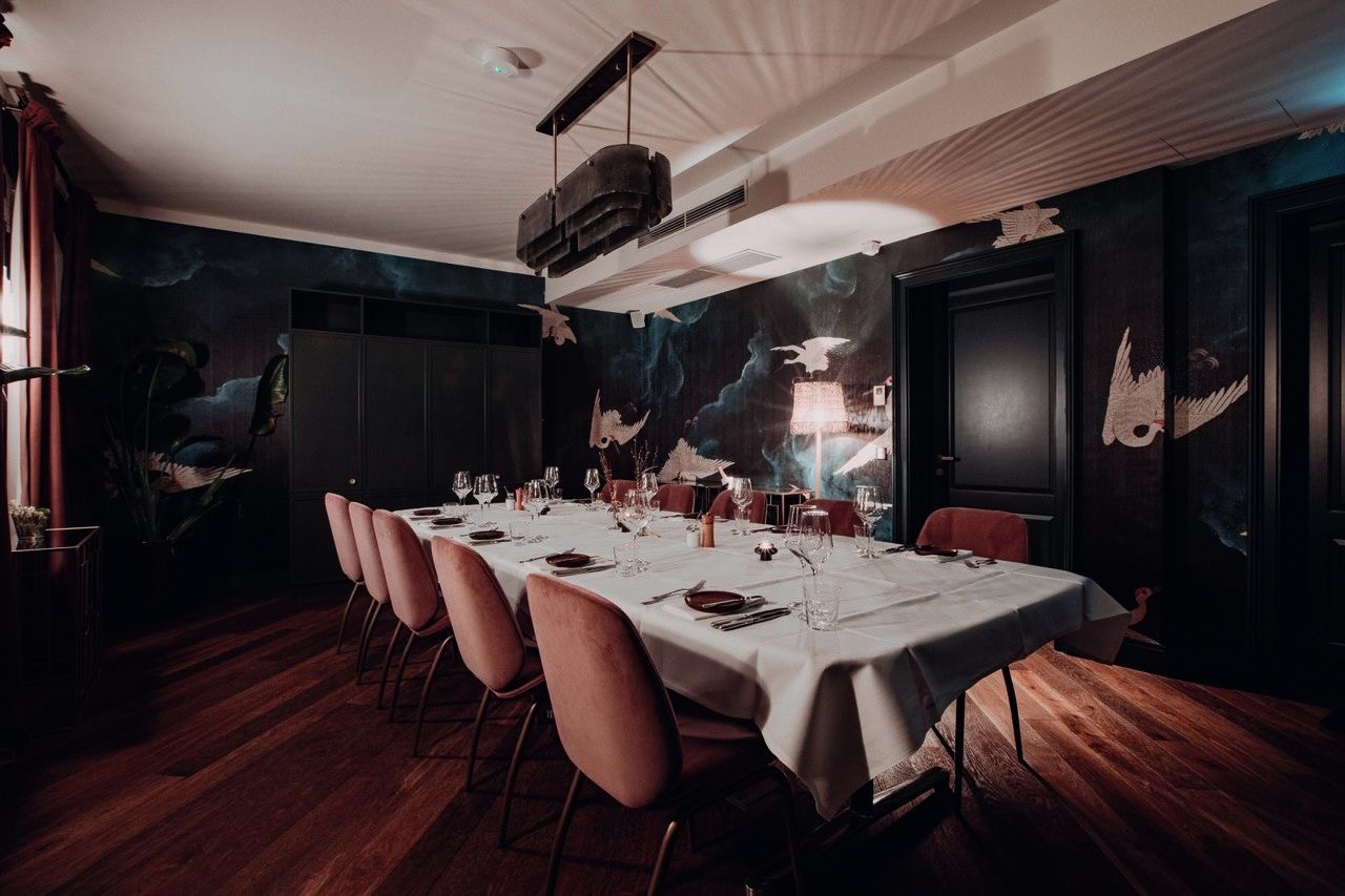Table laid for IMMO × DINE at Am Hof 8 Private Members Club